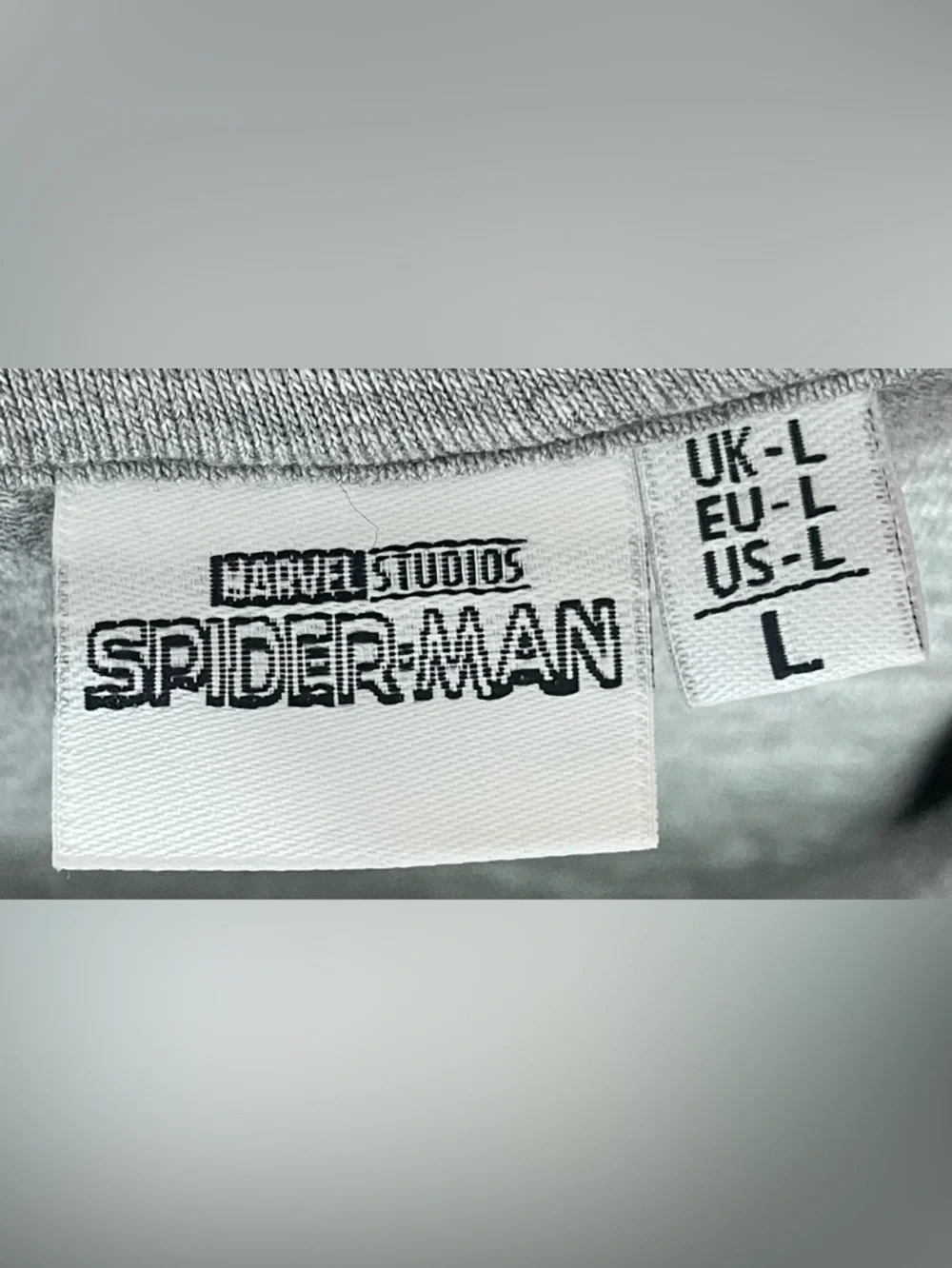 Marvel Studios Spider-Man Gray Graphic T-Shirt Mens Large‎ Splash Crewneck MCU